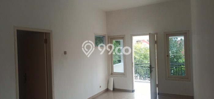 Rumah di Sidoarjo, Sidoarjo, LT 135m2m² Bangunan 180m2m² Rumah di Sidoarjo, Sidoarjo, LT 135m2m² Bangunan 180m2m²