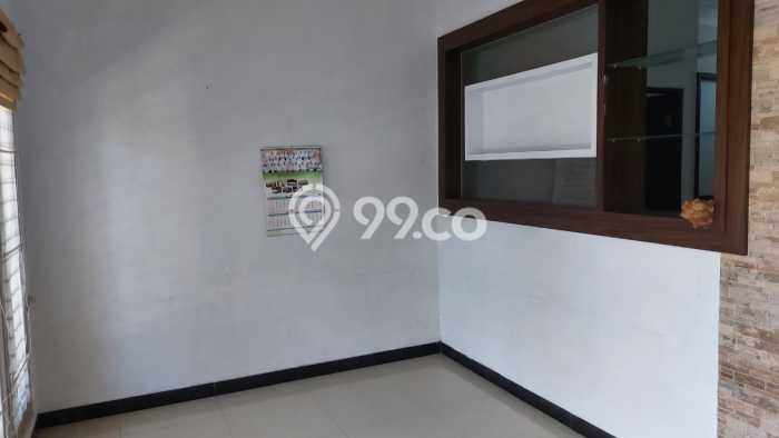 PROPERTI UNGGULAN! Rumah di Waru, 2 KM, Lingkungan Elite, LT 180m2m² LB 180m2m² PROPERTI UNGGULAN! Rumah di Waru, 2 KM, Lingkungan Elite, LT 180m2m² LB 180m2m²