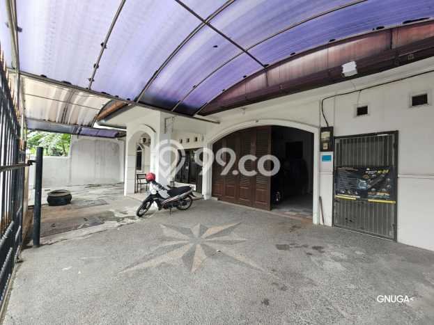 Rumah Bagus di Tenggilis Mejoyo, Surabaya, LT 415m2m² LB 542m2m² HARGA MENARIK! Rumah Bagus di Tenggilis Mejoyo, Surabaya, LT 415m2m² LB 542m2m² HARGA MENARIK!