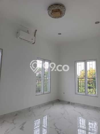 Ready to Use! Premium House LT 195m2 Desain Modern di Joglo Ready to Use! Premium House LT 195m2 Desain Modern di Joglo