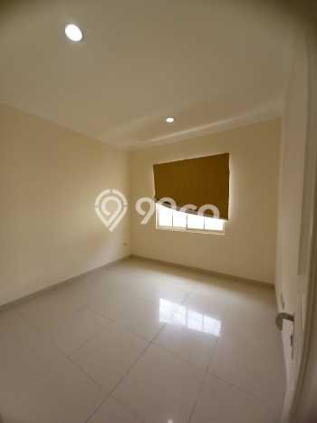 PRIME PROPERTY! Rumah di Green Lake City, 3 KM, Lingkungan Elite, Luas 200m² Bangunan 320m² PRIME PROPERTY! Rumah di Green Lake City, 3 KM, Lingkungan Elite, Luas 200m² Bangunan 320m²