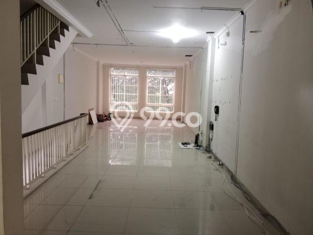 Unit Ruko Dijual di Jakarta Barat LT 67m2 & LB 173m2 Unit Ruko Dijual di Jakarta Barat LT 67m2 & LB 173m2