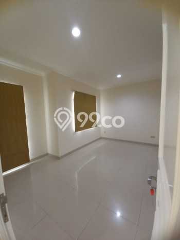 PRIME PROPERTY! Rumah di Green Lake City, 3 KM, Lingkungan Elite, Luas 200m² Bangunan 320m² PRIME PROPERTY! Rumah di Green Lake City, 3 KM, Lingkungan Elite, Luas 200m² Bangunan 320m²