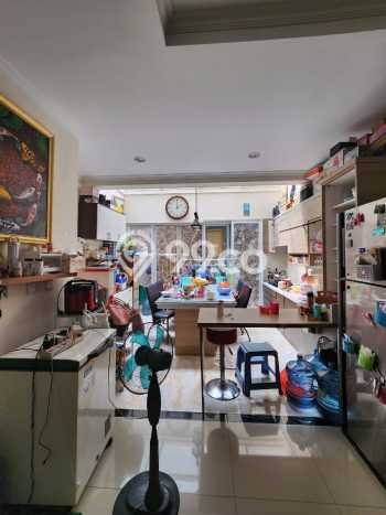 Hunian Elit LB 168m2 Siap Pakai Desain Elegan di Green Lake City, Jakarta Barat Hunian Elit LB 168m2 Siap Pakai Desain Elegan di Green Lake City, Jakarta Barat