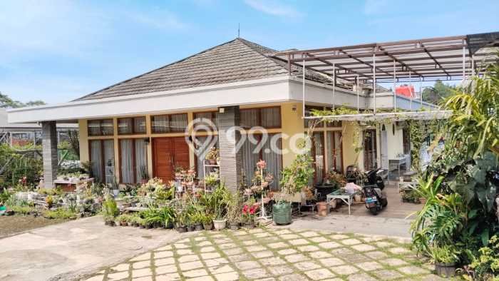 Rumah Elit Modern Siap Huni di Ciumbuleuit Bandung Rumah Elit Modern Siap Huni di Ciumbuleuit Bandung