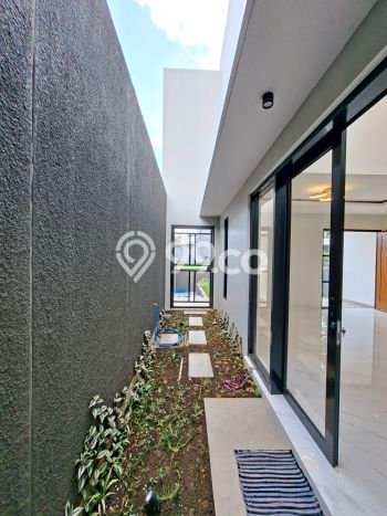 Ready to Use! Luxury House LT 200m2 Desain Modern di Bandung Barat Ready to Use! Luxury House LT 200m2 Desain Modern di Bandung Barat