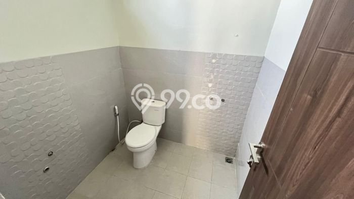 Dijual Hunian Rumah Terawat 4 Kamar di Bandung Barat, Bandung Dijual Hunian Rumah Terawat 4 Kamar di Bandung Barat, Bandung