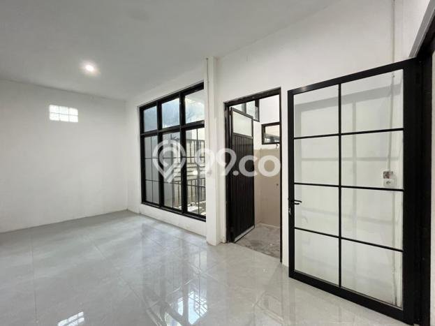 LISTING BARU! Rumah Strategis di Boyolali Kota, Luas 180m2m² LB 350m2m² LISTING BARU! Rumah Strategis di Boyolali Kota, Luas 180m2m² LB 350m2m²