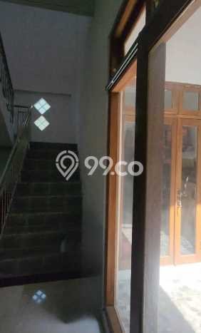 Dijual Cepat Rumah Bagus Siap Huni LB 200m2 di Banjarsari, Solo Dijual Cepat Rumah Bagus Siap Huni LB 200m2 di Banjarsari, Solo