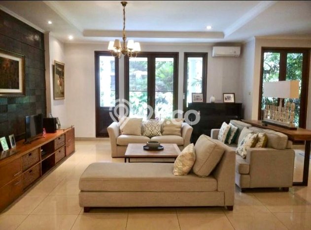 Lokasi strategis! Rumah siap huni disewakan di Cilandak LB 500m2 Lokasi strategis! Rumah siap huni disewakan di Cilandak LB 500m2