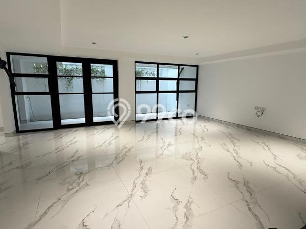 Rumah Mewah LB 490m2 Siap Huni Desain Elegan di Batam Centre, Batam Rumah Mewah LB 490m2 Siap Huni Desain Elegan di Batam Centre, Batam
