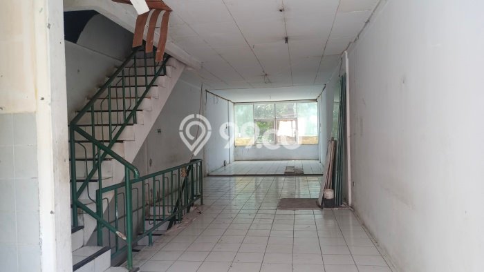 Ruko Dijual Lokasi Emas di Kebayoran Lama Luas 220m2 Ruko Dijual Lokasi Emas di Kebayoran Lama Luas 220m2