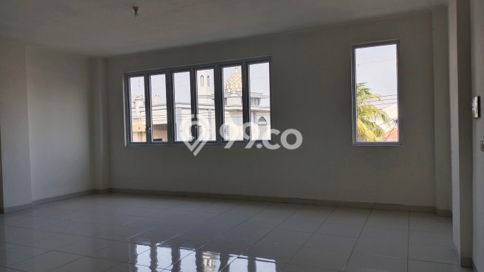 Ruko bagus disewakan di Ciledug Tangerang dengan LB 400m2 harga sewa terbaik Ruko bagus disewakan di Ciledug Tangerang dengan LB 400m2 harga sewa terbaik