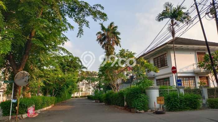 Dijual Rumah Premium dengan Fasilitas Sekitar Lengkap di Kebayoran Lama, Jakarta Selatan Dijual Rumah Premium dengan Fasilitas Sekitar Lengkap di Kebayoran Lama, Jakarta Selatan