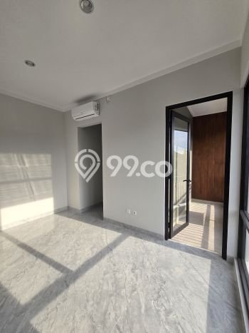 Rumah Mewah LB 150m2 Siap Huni Desain Elegan di Bintaro, Tangerang Selatan Rumah Mewah LB 150m2 Siap Huni Desain Elegan di Bintaro, Tangerang Selatan
