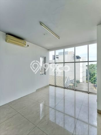 LOKASI STRATEGIS! Kantor Kawasan Kebayoran Lama, Luas 600m2m², Area Komersial, Mainroad LOKASI STRATEGIS! Kantor Kawasan Kebayoran Lama, Luas 600m2m², Area Komersial, Mainroad