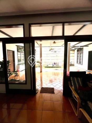 Rumah Mewah LB 300m2 Siap Pakai Desain Elegan di Bintaro, Tangerang Selatan Rumah Mewah LB 300m2 Siap Pakai Desain Elegan di Bintaro, Tangerang Selatan