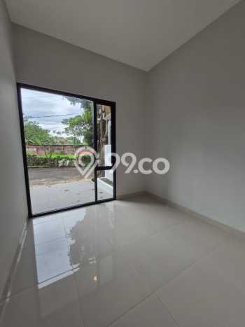 Rumah Strategis Modern Lb 90m2 di Serpong Utara, Tangerang Selatan Rumah Strategis Modern Lb 90m2 di Serpong Utara, Tangerang Selatan