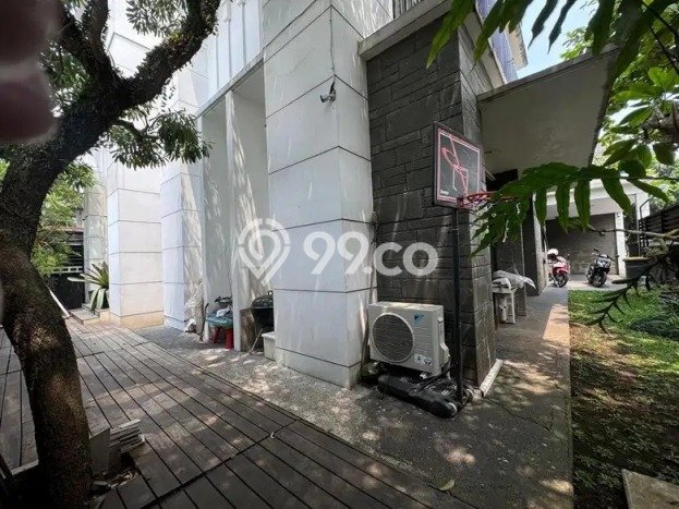 Rumah Mewah LB 326m2 Siap Huni Desain Elegan di Cikutra, Bandung Rumah Mewah LB 326m2 Siap Huni Desain Elegan di Cikutra, Bandung