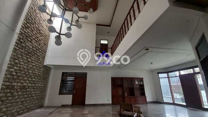 Rumah kawasan Cibeunying Kidul, 5 KT, Lingkungan Elite, Luas 450m² LB 389m² Rumah kawasan Cibeunying Kidul, 5 KT, Lingkungan Elite, Luas 450m² LB 389m²