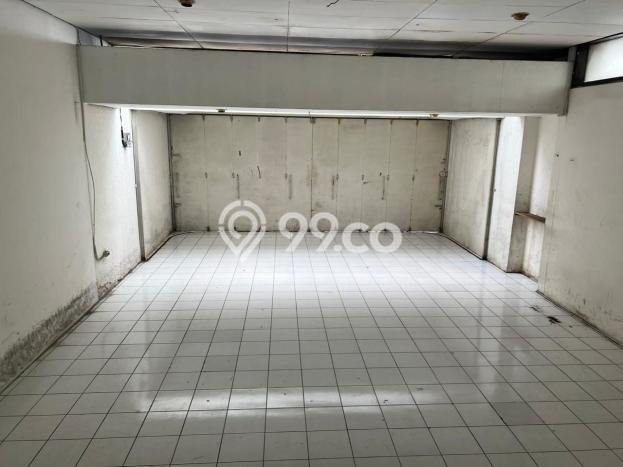 Rumah Tenang di Ciumbuleuit, 3 KT, LT 720m² Bangunan 450m² Rumah Tenang di Ciumbuleuit, 3 KT, LT 720m² Bangunan 450m²