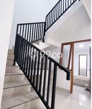 Rumah 4 Kamar Tidur Lokasi Premium di BKR, Dekat Pusat Kota, Bandung Rumah 4 Kamar Tidur Lokasi Premium di BKR, Dekat Pusat Kota, Bandung