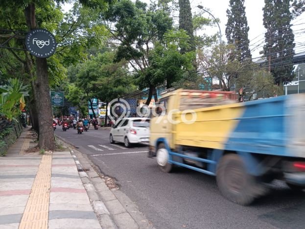Unit Komersial Disewakan di Setiabudi di Area Ramai & Strategis Unit Komersial Disewakan di Setiabudi di Area Ramai & Strategis