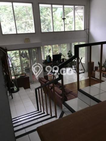Rumah Elit Modern Tanpa Renovasi di Setiabudi Bandung Rumah Elit Modern Tanpa Renovasi di Setiabudi Bandung