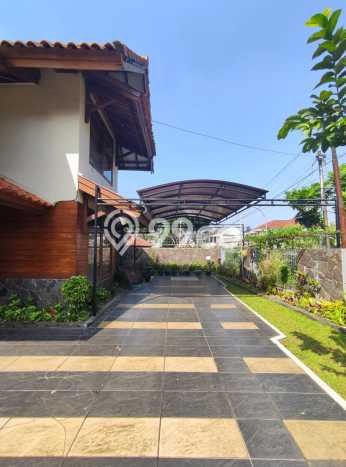 For Sale! Luxury House LT 448m2 Desain Elegan di Cigadung For Sale! Luxury House LT 448m2 Desain Elegan di Cigadung