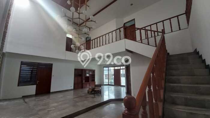 Rumah kawasan Cibeunying Kidul, 5 KT, Lingkungan Elite, Luas 450m² LB 389m² Rumah kawasan Cibeunying Kidul, 5 KT, Lingkungan Elite, Luas 450m² LB 389m²