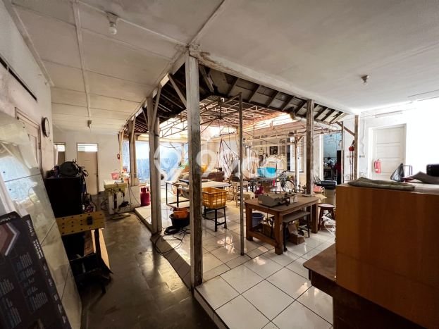 Hunian Elit LB 300m2 Siap Pakai Desain Elegan di Riau, Bandung Hunian Elit LB 300m2 Siap Pakai Desain Elegan di Riau, Bandung