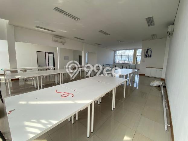 Kantor Kawasan Bisnis Kawasan BKR, Luas 720m², Siap Operasi Kantor Kawasan Bisnis Kawasan BKR, Luas 720m², Siap Operasi