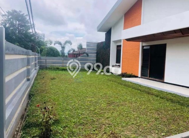 Rumah Elit Modern Tanpa Renovasi di Setra Sari Bandung Rumah Elit Modern Tanpa Renovasi di Setra Sari Bandung