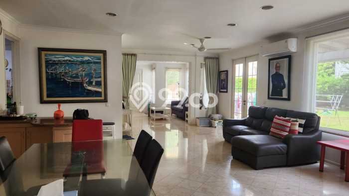 Siap Huni Rumah Mewah 5 Kamar di Karawaci Dekat ke Mana Pun Siap Huni Rumah Mewah 5 Kamar di Karawaci Dekat ke Mana Pun