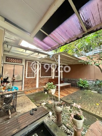 Rumah Luxury Modern Tanpa Renovasi di Cirendeu Jakarta Selatan Rumah Luxury Modern Tanpa Renovasi di Cirendeu Jakarta Selatan