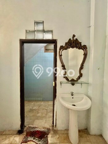Rumah Kost untuk Dijual di Bintaro Punya 40 Kamar Rumah Kost untuk Dijual di Bintaro Punya 40 Kamar