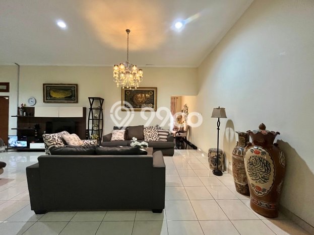 Rumah Luxury Modern Tanpa Renovasi di Cirendeu Jakarta Selatan Rumah Luxury Modern Tanpa Renovasi di Cirendeu Jakarta Selatan