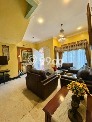 Hunian Mewah LB 250m2 Siap Pakai Desain Elegan di Bintaro, Tangerang Selatan Hunian Mewah LB 250m2 Siap Pakai Desain Elegan di Bintaro, Tangerang Selatan