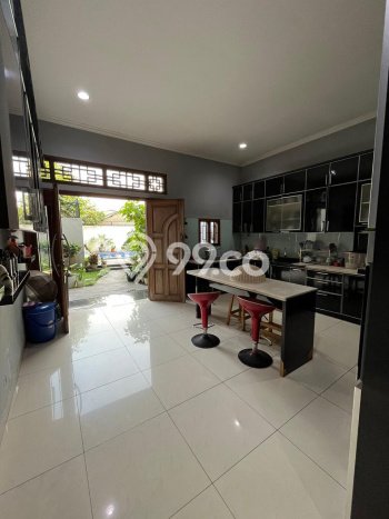 Rumah Elit Modern Tanpa Renovasi di Bintaro Tangerang Selatan Rumah Elit Modern Tanpa Renovasi di Bintaro Tangerang Selatan