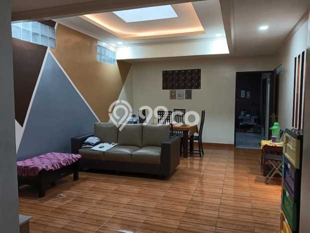 Rumah Strategis Modern Lb 160m2 di Serpong, Tangerang Selatan Rumah Strategis Modern Lb 160m2 di Serpong, Tangerang Selatan