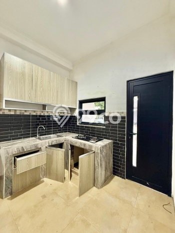 Rumah Luas Asri 3 KT Siap Pakai di Bintaro Tangerang Selatan Rumah Luas Asri 3 KT Siap Pakai di Bintaro Tangerang Selatan