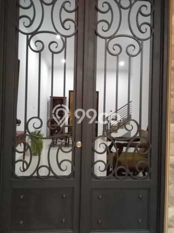Dijual Rumah Luas Elegan Dengan View Cantik di Lebak Bulus, Jakarta Selatan Dijual Rumah Luas Elegan Dengan View Cantik di Lebak Bulus, Jakarta Selatan