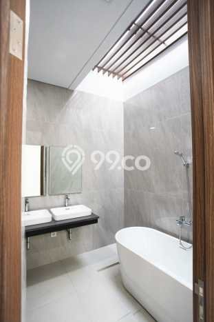 Hunian Mewah LB 352m2 Siap Huni Desain Elegan di BSD Delatinos, Tangerang Hunian Mewah LB 352m2 Siap Huni Desain Elegan di BSD Delatinos, Tangerang