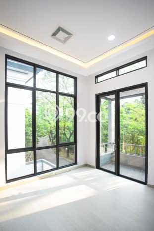 Hunian Mewah LB 352m2 Siap Huni Desain Elegan di BSD Delatinos, Tangerang Hunian Mewah LB 352m2 Siap Huni Desain Elegan di BSD Delatinos, Tangerang