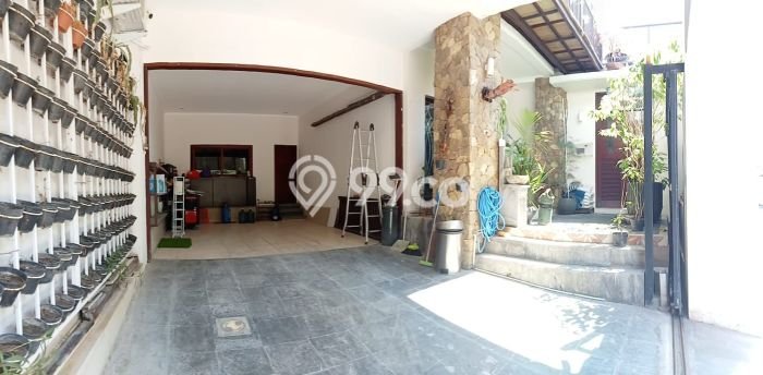 Ready to Use! Premium House LT 390m2 Desain Elegan di Renon Ready to Use! Premium House LT 390m2 Desain Elegan di Renon
