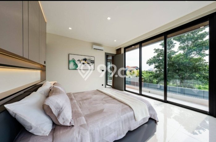 FOR SALE! Vila di , Area 200m2m², Posisi Strategis FOR SALE! Vila di , Area 200m2m², Posisi Strategis