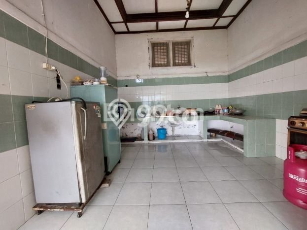 Rumah Mewah LB 850m2 Siap Huni Desain Elegan di Simpang Lima, Semarang Rumah Mewah LB 850m2 Siap Huni Desain Elegan di Simpang Lima, Semarang