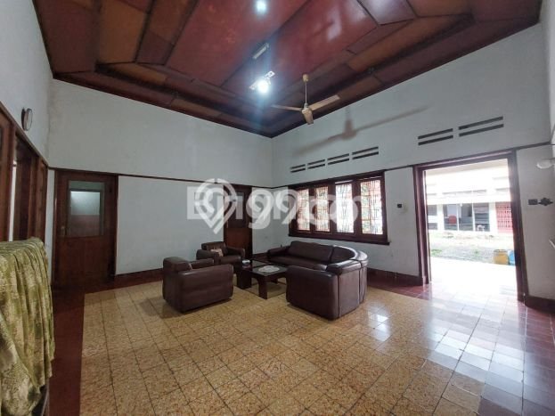 Rumah Mewah LB 850m2 Siap Huni Desain Elegan di Simpang Lima, Semarang Rumah Mewah LB 850m2 Siap Huni Desain Elegan di Simpang Lima, Semarang