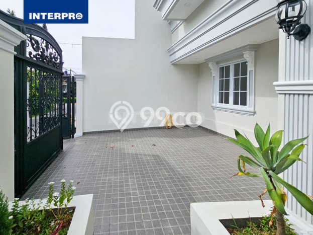 Rumah Mewah LB 180m2 Siap Pakai Desain Elegan di Joglo, Jakarta Barat Rumah Mewah LB 180m2 Siap Pakai Desain Elegan di Joglo, Jakarta Barat