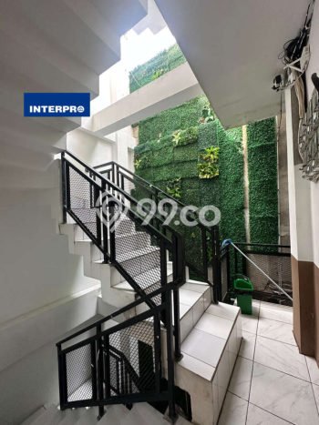 Jual Rumah Mewah Megah Dengan View Cantik di Meruya, Jakarta Barat Jual Rumah Mewah Megah Dengan View Cantik di Meruya, Jakarta Barat